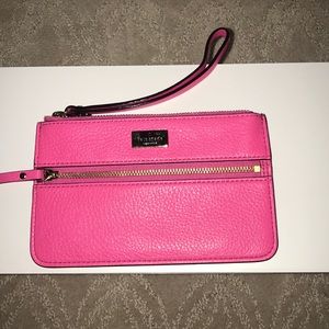 Kate Spade Mikas Pond Bee Wristlet Bougainvillea
